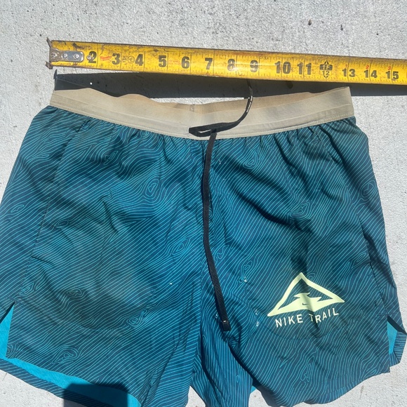 Nike running shorts - Picture 3 of 5